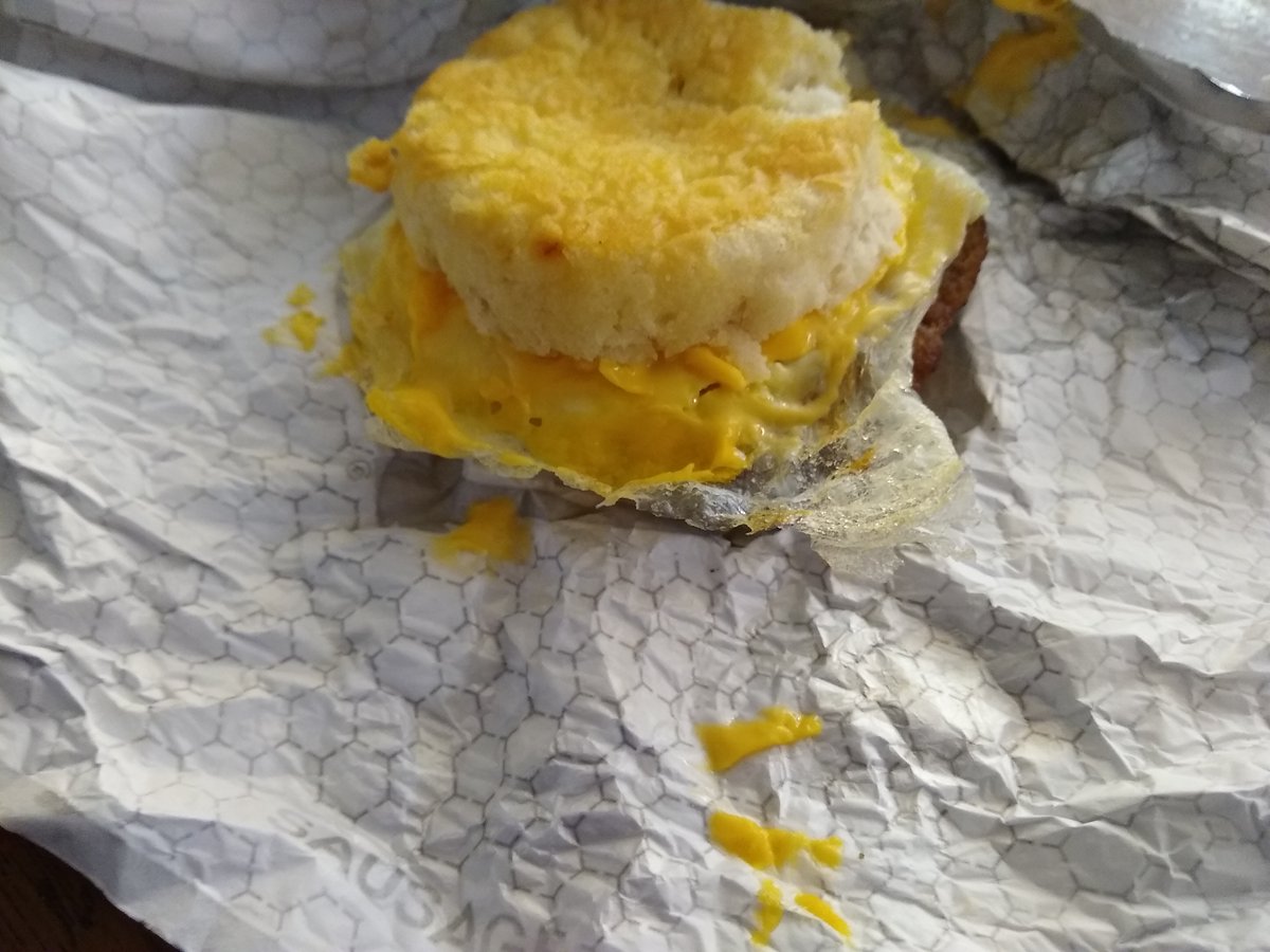 EdWedig's tweet photo. @Wendys breakfast sandwiches are more edible if you take the plastic off when you make them. Thought it was a weird egg sheet at first, but it's plastic. https://t.co/vO57ln7n80