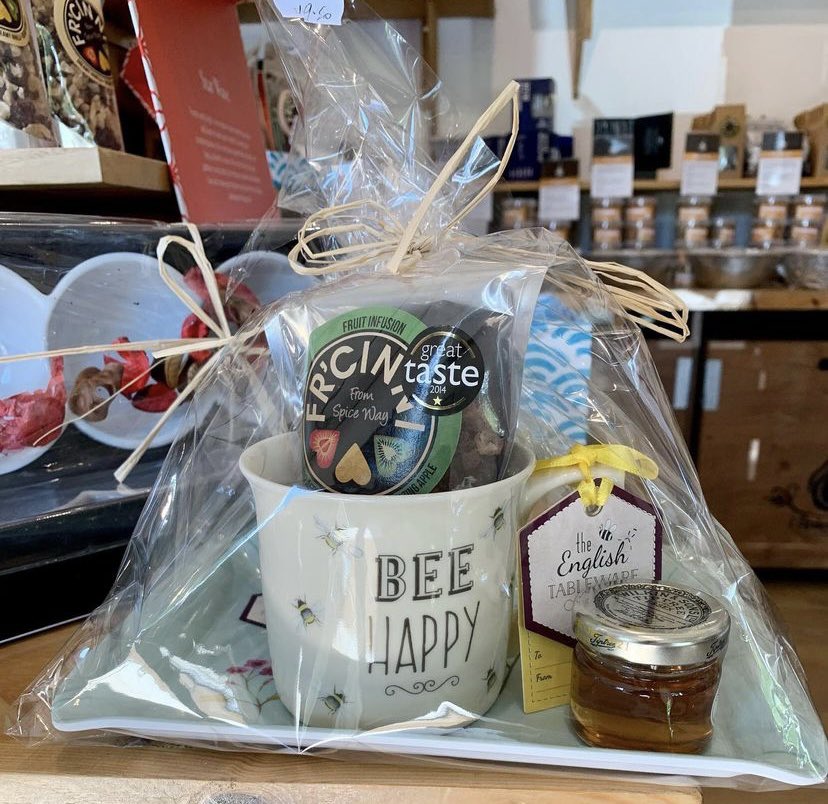 SpiceWayUk's tweet photo. Jewish New Year is fast approaching!
Visit or call the Spice Way Shop @battlersgreenfarm to buy the perfect Rosh Hashanah Jewish New Year Gift. Each individually hand-wrapped to suit your budget.
01923 857987 https://t.co/Yy2f6KKSG1 
#gifts  #honey #ska https://t.co/9EVwaNfBDd