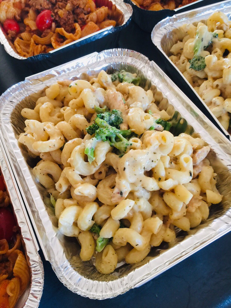 KgosidintsiRese's tweet photo. During the week we take orders for 5 plates and more. Today we made food for Brown and Company Attorneys and J.J Matomela Attorneys.
We are taking orders for tomorrow,tag your Mohiri π
#ResegoCooks #ItalianoAtYourDoorStep β₯οΈπ https://t.co/yS3doNfwnt