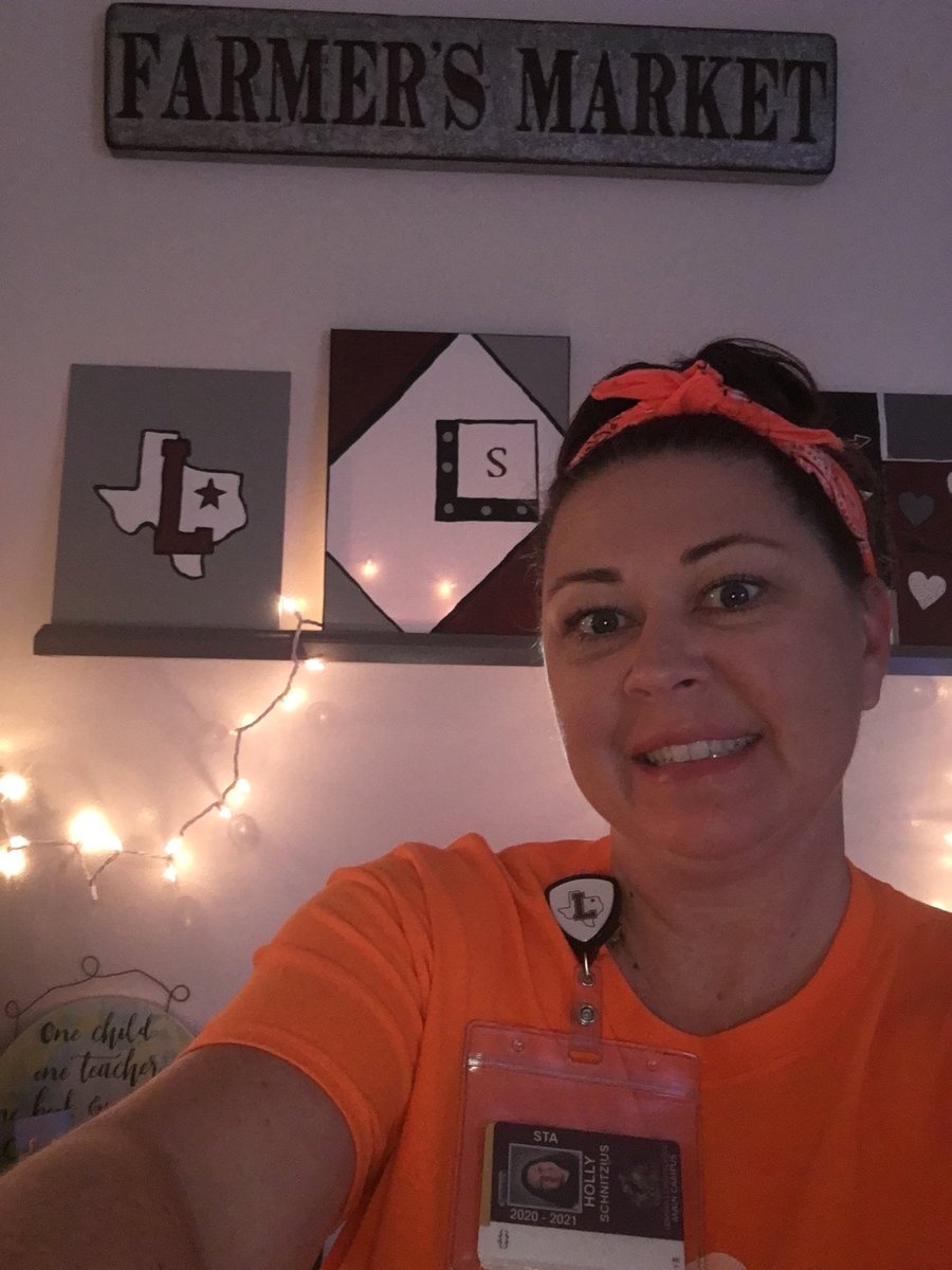MrsSchnitziusH's tweet photo. Neon day ⁦@LewisvilleHS⁩. Hope your day is bright!! #lhsspiritdays https://t.co/K881Pid7we