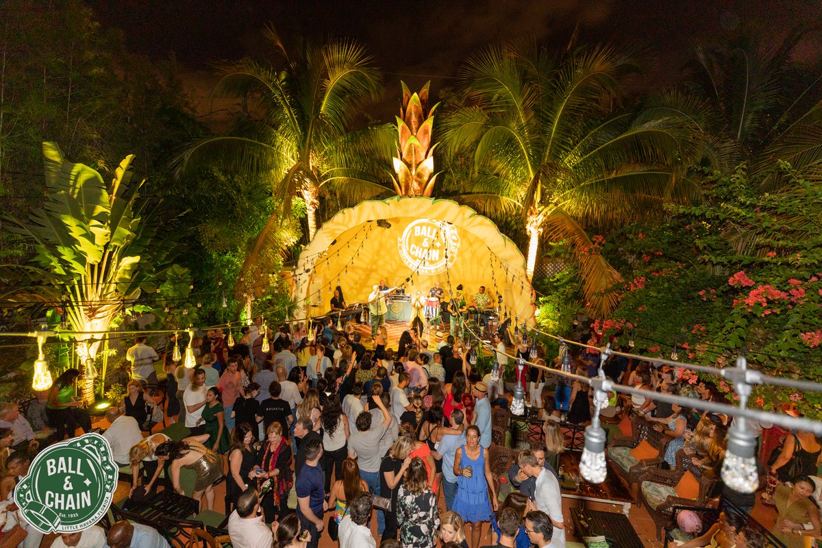 BallAndChainBar's tweet photo. #ThrowbackThursday - here's a Friday Night @MiamiBoheme party from November of 2019 with Zarabanda on the #PineappleStage and 100s of beautiful, smiling faces everywhere. #supportlocal https://t.co/kBdwIKRQzT 🍍💚 https://t.co/9TINr0JRsY