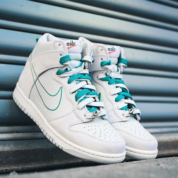 SNKR_TWITR on X: "Nike Dunk High SE First Use 'Light Bone/Green Noise' live  at 7am PT/10am ET via Nike US Men https://t.co/ERkKZb0qxM GS  https://t.co/w7FkbKvtrO #AD https://t.co/6toHCzI9gx" / X