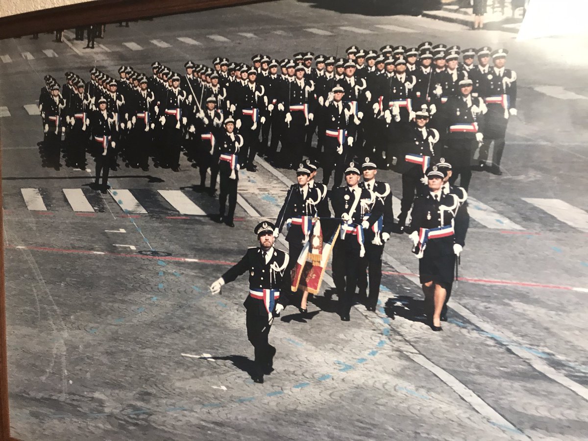 laurentmichel75's tweet photo. Ce matin @Interiale à la rencontre des 350 nouveaux élèves officiers de #police sur le site de Cannes-Ecluse de l’#ENSP. Des échanges chaleureux avec les futurs cadres de la #securite intérieure #ContinuumLab https://t.co/5e7KcMqEBV