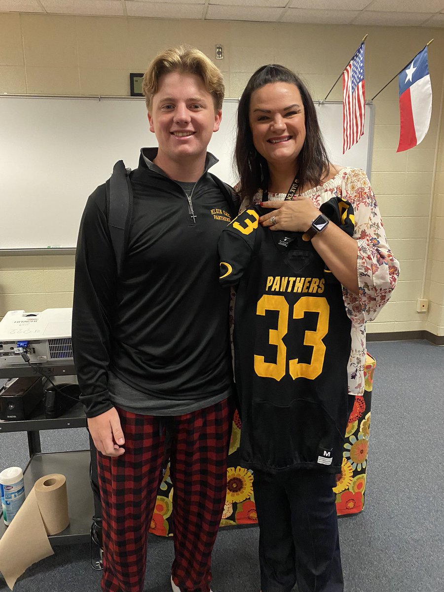 drewslinkard1's tweet photo. Week 2‼️ #KOGameday @KLEINOAKFB @bsims93 https://t.co/pGzgI5j8sT