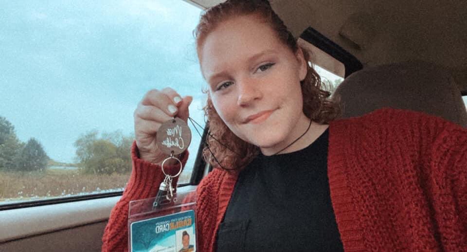 MSU_Teach's tweet photo. This weeks Student of the Week is @CtChaffin, a mathematics major on the UTeach track. Courtney is a student teacher working with grades 10-12. Courtney plans to “teach math to the kiddos of Kentucky,” and her favorite thing about #MSUTeach is the support from the Master Teachers https://t.co/vX40xKkyAT