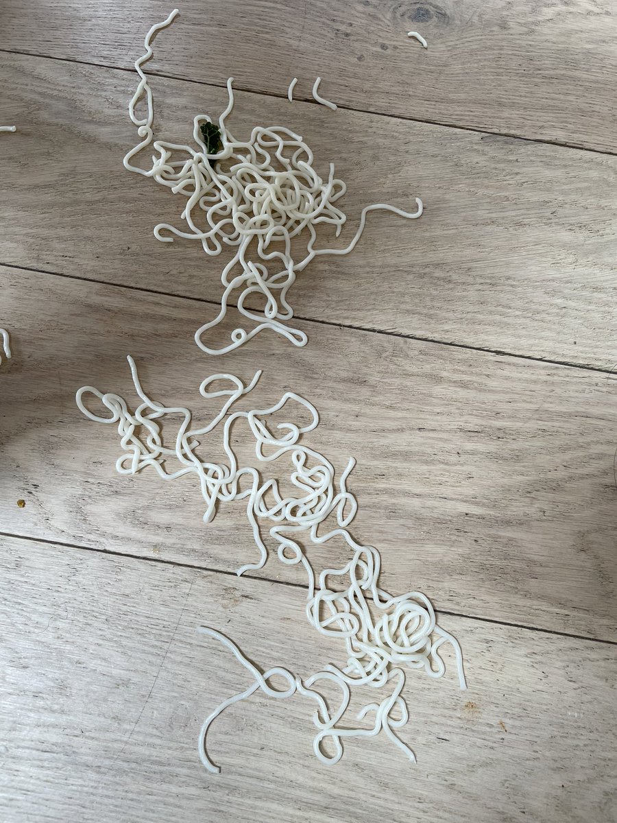 mambo_doodles's tweet photo. Mess VS Opportunity.
Mambo Doodles does Noodles 😂
#art #OneLineArt #foodart #noodles #babymess #opportunist #foodieart #artwork #abstractart #artist #minimalism #abstractartist https://t.co/DoO9PUJR5g