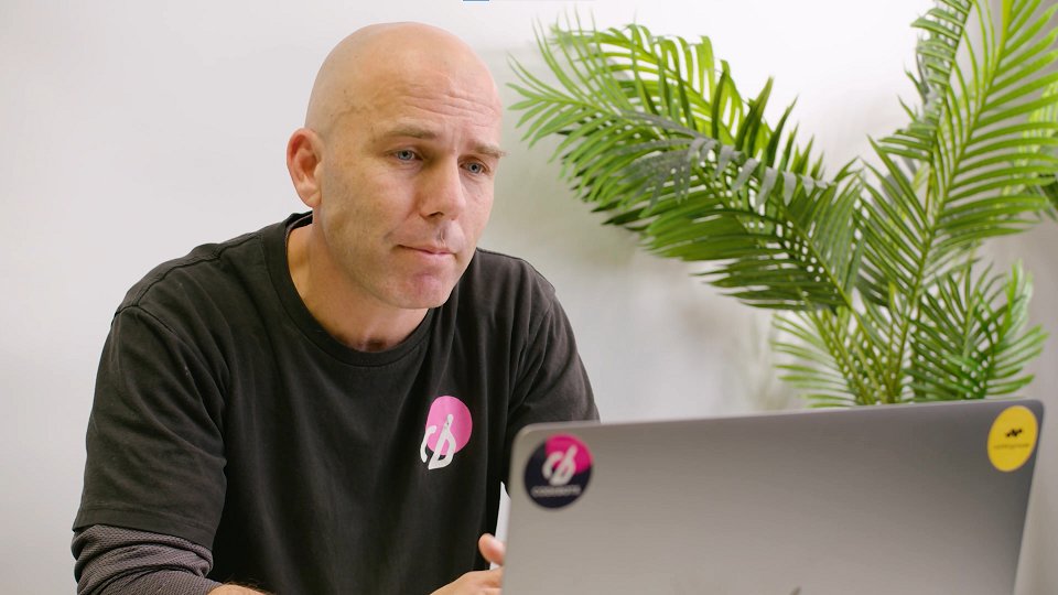 PeaceDay's tweet photo. Watch: https://t.co/mkKh6cp4Hk

@ebanescott, Founder and CEO of @hellocodebots, talks with Jeremy Gilley about Code for Peace: promoting the use of technology for peace, justice and strong institutions. Find out more at https://t.co/8BPVSWEq8o.

#PeaceDay #CodeForPeace https://t.co/Cgav92fKfi