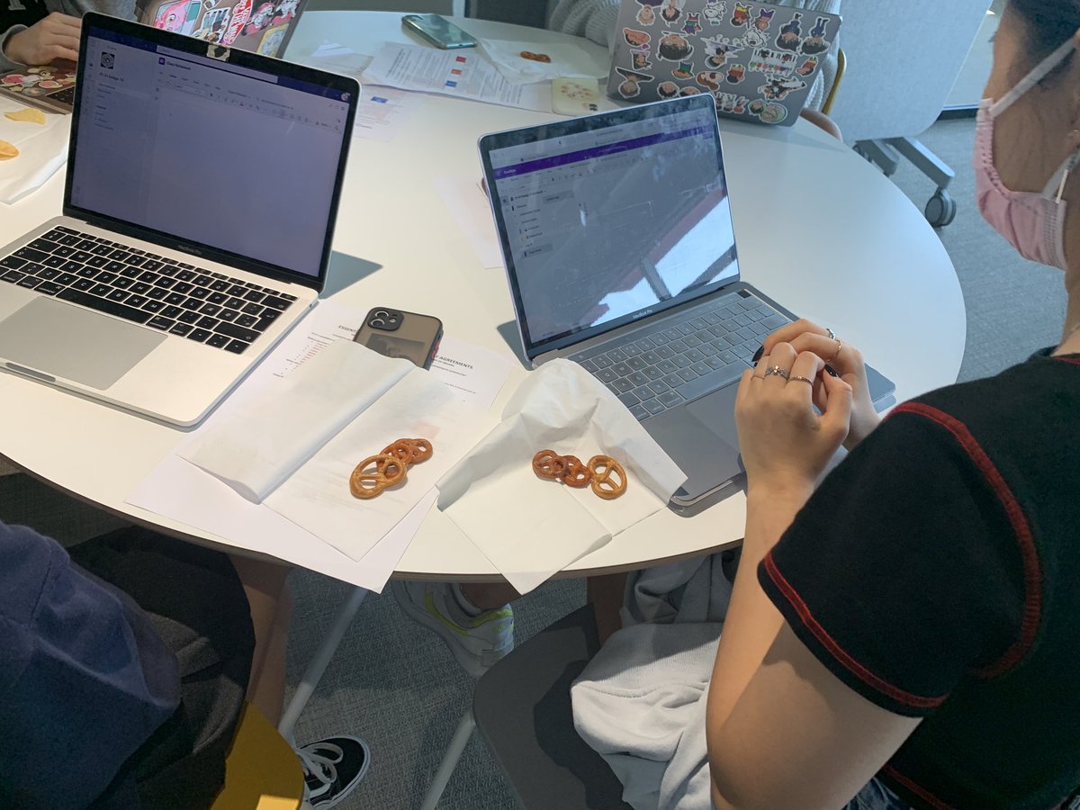 pimstar's tweet image. Gr 10s launched into straight into our #mastersnack unit with a taste test of the unsuspecting looking pretzels 🥨 and pringles🫓. #lookscanbedecieving @WAB_LIVE #mypdesign #wabdesign @klbeasley @r_langlands @brianmcewen