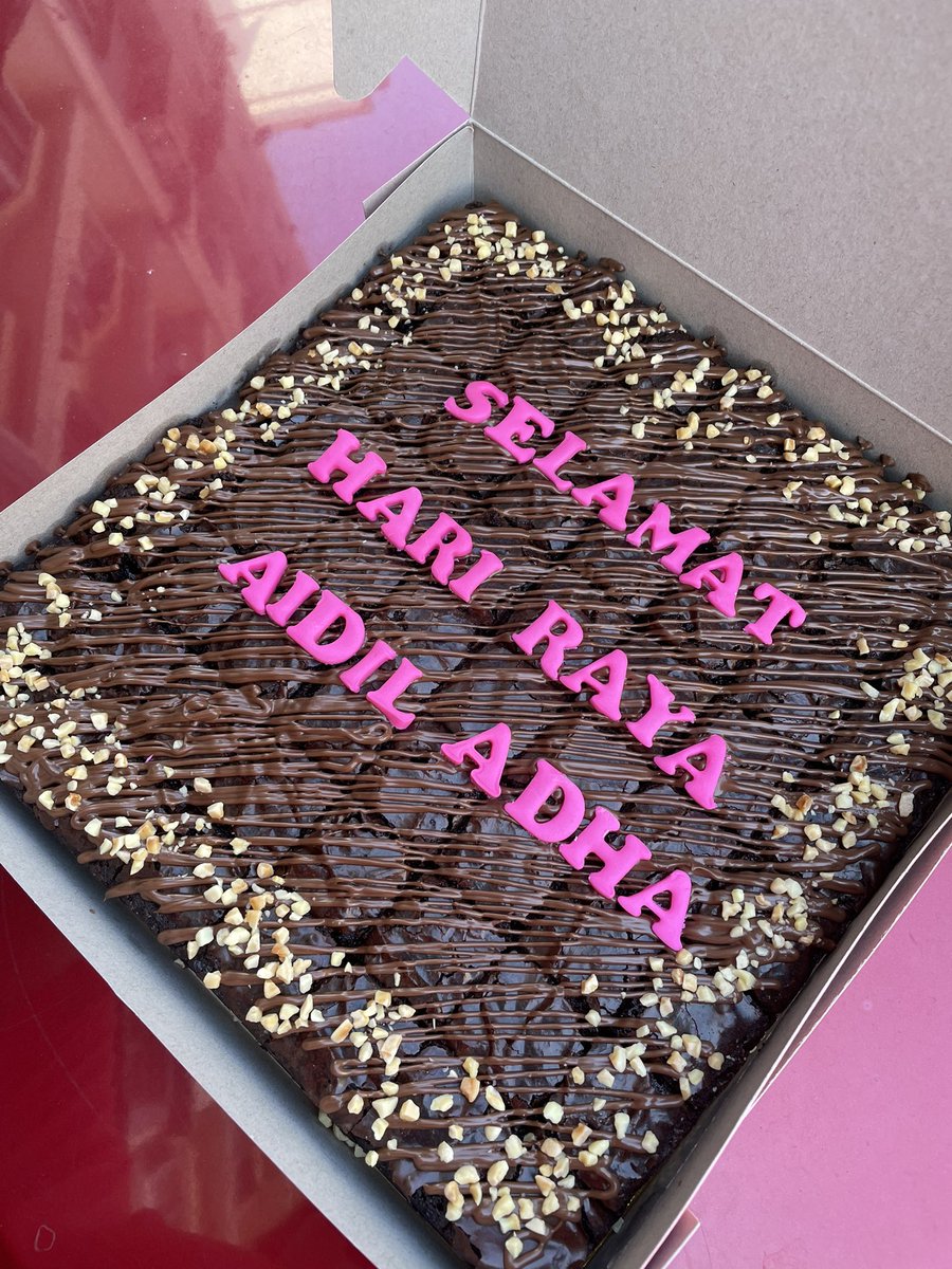 Bebelleyy's tweet photo. 1 retweet that costs RM0 will help my small business 🥺 Pwish RT. I want everyone to see this tweet

Saya jual tauhu begedil, brownies, cheesekut, buttercake &amp; cheesetart. Saya based dekat cheras KL, 

to order please whatsapp https://t.co/tmPx034sVX https://t.co/00h4n2btTn