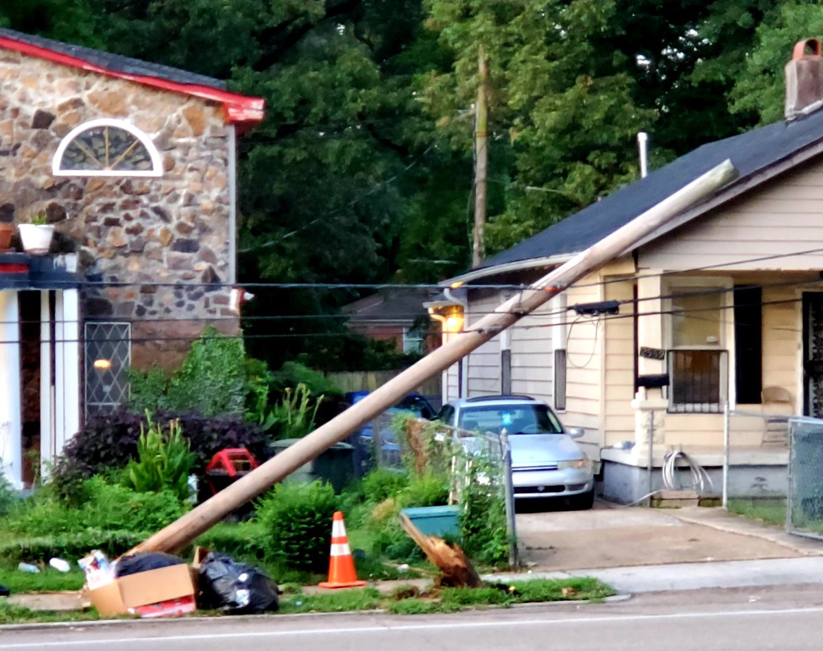 RandyPaige5's tweet photo. Utility Pole hit by Vehicle earlier this Morning on Park Avenue at Haynes!
#amguy
#veterandp https://t.co/tF9LxE9jW5