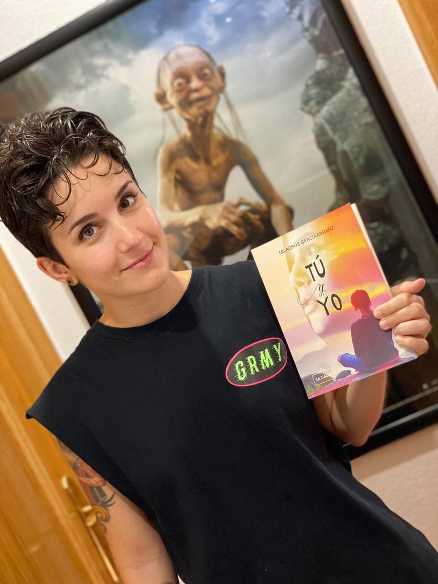 anayvanevlogs's tweet photo. Mirad lo que nos ha llegado de la primera editorial lgtb de Andalucía (@LaCalle_lgtb). En próximos vlogs os contaremos qué nos ha parecido 😍 https://t.co/Hd1rKeBywl