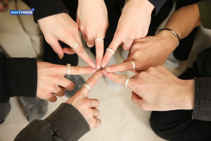 araisoke's tweet photo. GET WELL SOON ENHYPEN 
Our precious boys😭❤ https://t.co/2Lr9RFZHuj