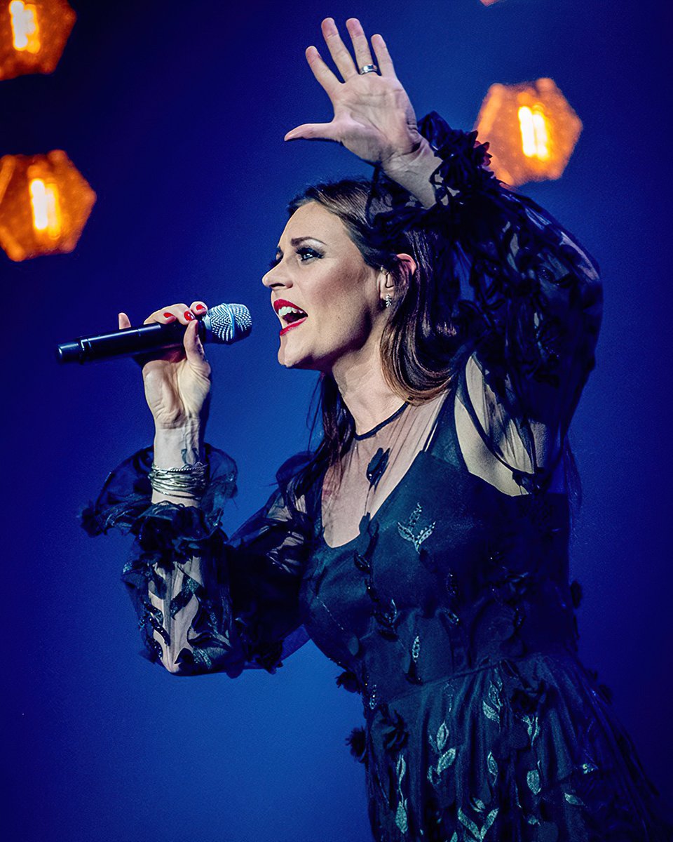 FloorJansen_'s tweet image. Day 1 of 3 ✅ What a blast again!
And as promised you can find the Spotify playlist of the setlist here
👉floorjansen.link/setlist-playli…