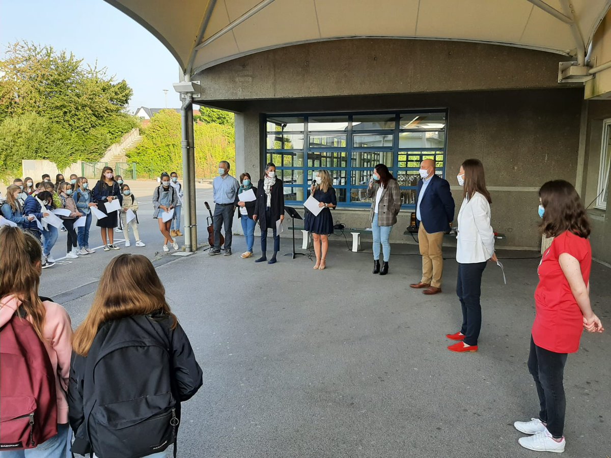 DSDEN60's tweet photo. #rentreescolaire2021 en musique au #collège Françoise Sagan à Bornel en présence du #DAASEN de l'Oise aux côtés de M. Bruno Caleiro , conseiller départemental!
Bonne rentrée à tous!
@DSDEN60 @AcAmiens @CD_oise https://t.co/08KIurv51o