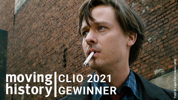 moving_history's tweet photo. 🏆 Dominik Grafs FABIAN ODER DER GANG VOR DIE HUNDE gewinnt die #Clio2021 - Preis für den besten Film zu einem historischen Thema! Feiern Sie mit uns am 24.9. im @FilmmuseumPotsd ! https://t.co/WyfBOcMrxk
