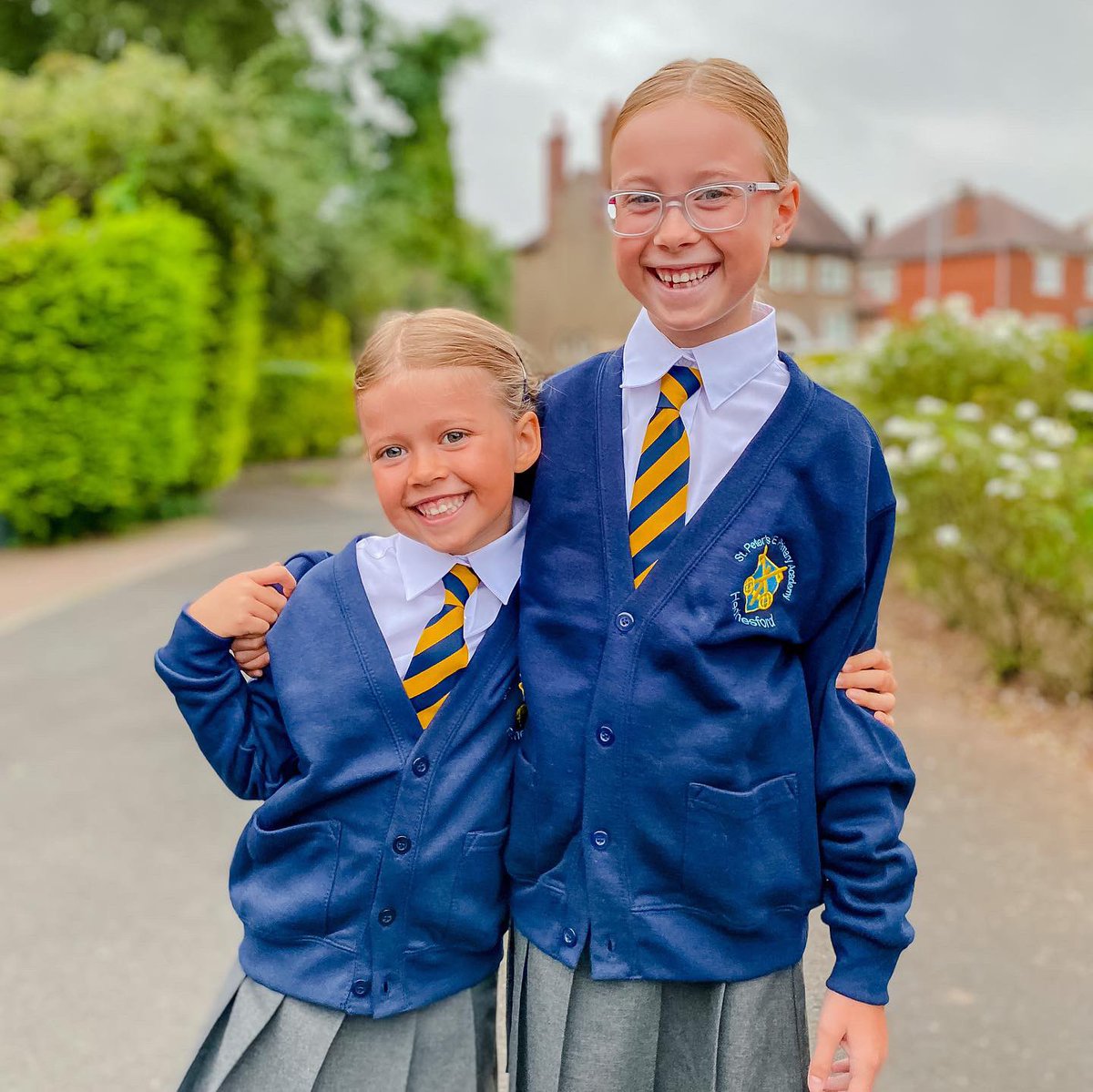 hibbsy's tweet photo. Xanthe, don’t be afraid to shine. The world needs your light.
Constance, do not let the world chip away at you, soften your edges or tell you not to smile so big or clap so loud. Be you, without apology. 
#reachfortheskySP #Y1 #Y4  @StPeters_tweets https://t.co/KHAv9Q1lla