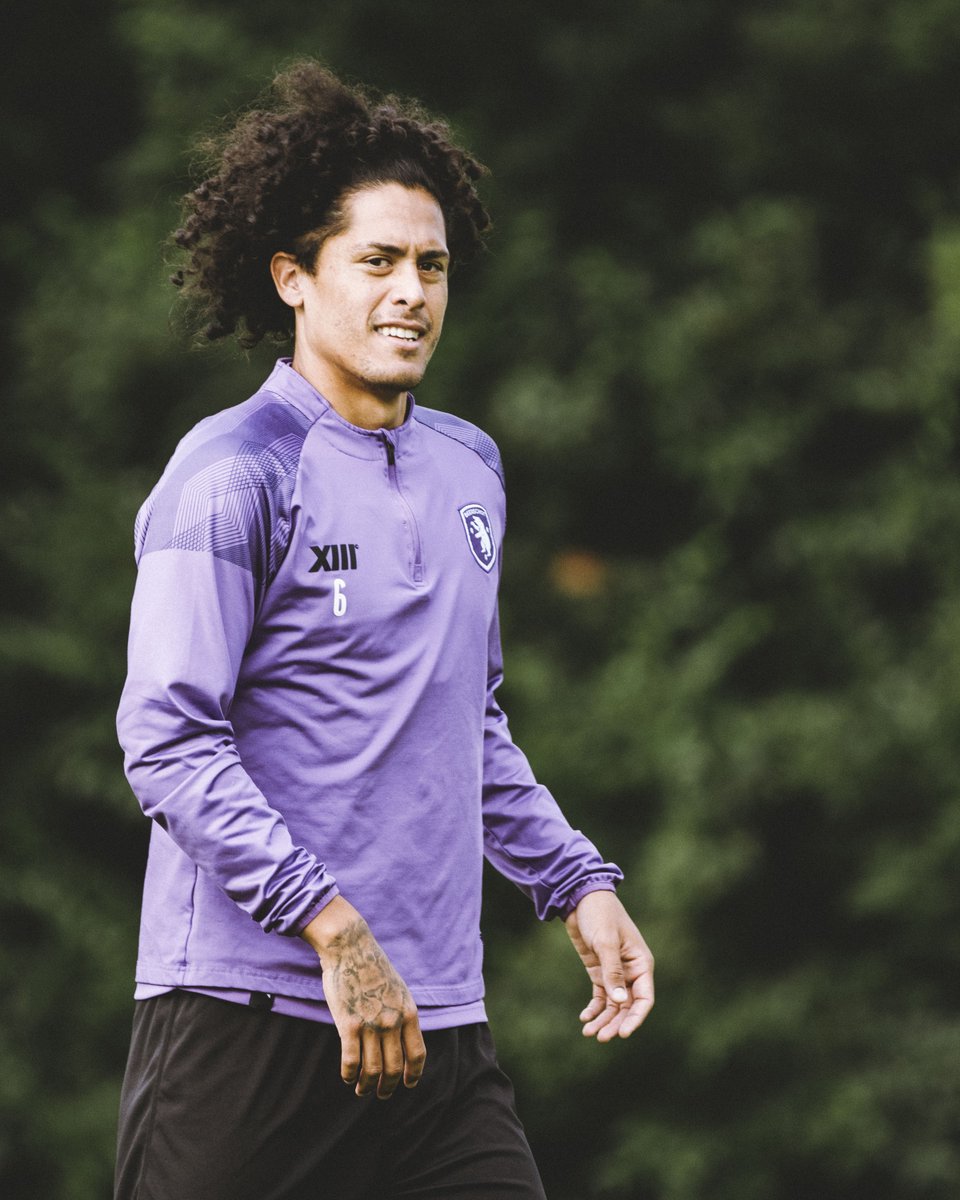 kbeerschotva's tweet photo. Hi Mauricio. Nice to meet you. 👋

#TogetherWeBuildHistory #Beerschot @maulemos3 https://t.co/fePTJeM7hb
