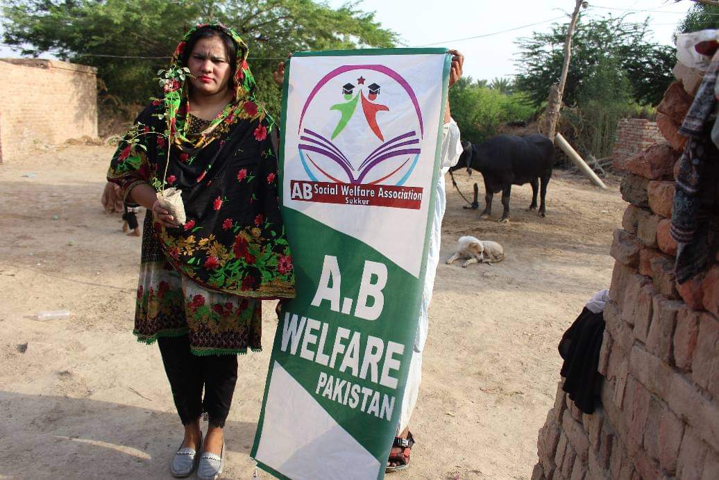 SabaBhattipti's tweet photo. A.B Welfare Foundation 🇵🇰🇵🇰
اے بی ویلفیئر کی طرف سے پودے لگائے جارہے ہیں
درخت 🌳🌳🌳 لگائیں پاکستان کے لیے
درخت لگانا صدقہء جاریہ ہے، تو پھر آئیے اس کارِ خیر میں اپنا حصہ ڈالیے۔ 
#Plant4Pakistan 
 🌳🌳🌳 #Tree Plantation Driver in Pakistan
#abfoundation https://t.co/m5PuZvZfO3