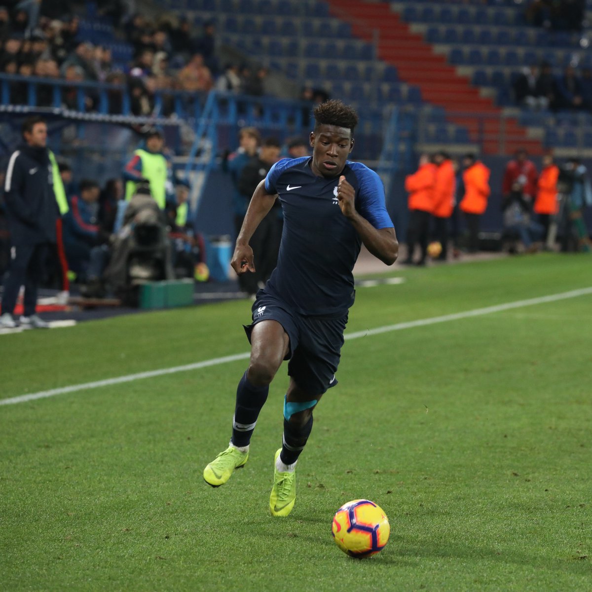 equipedefrance's tweet photo. .@NordiMukiele est appelé en renfort par Didier Deschamps. Il rejoindra le groupe à Strasbourg en fin de matinée #FiersdetreBleus https://t.co/g5NR84awVY
