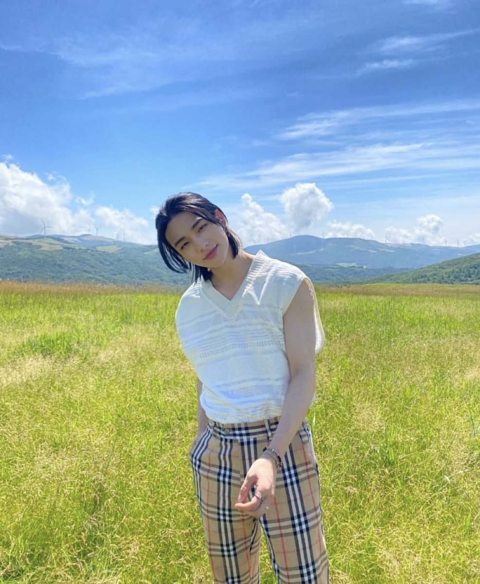 520ilyyy's tweet photo. ยอนจินนนนยน น่ารักมากกกㅠㅠㅠㅠㅠㅠㅠㅠㅠㅠ สดใสสวยมากกก วิวดีแบบก็ดีมากๆๆๆ🌱🌾🤍💙💚 https://t.co/gBwqhn2b5k