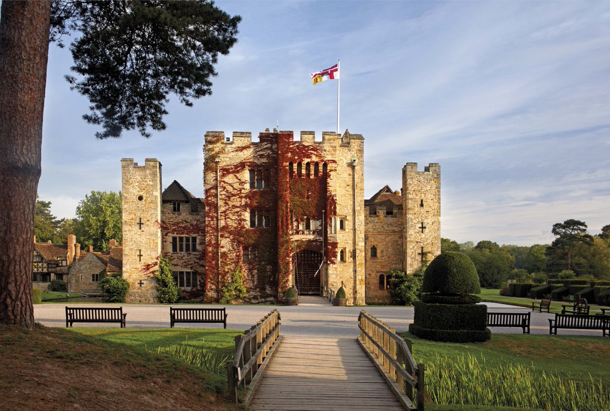 VisitKent's tweet photo. Leaf-crunching walks, vibrant views, auburn leaves and gorgeous sunsets, take one look at our Instagram feed come 1st October and youโll soon see that an autumn weekend break in Kent is absolutely glorious. https://t.co/vKSpXE67DI #WelcomebacktoKent https://t.co/lwCtkrBQG8