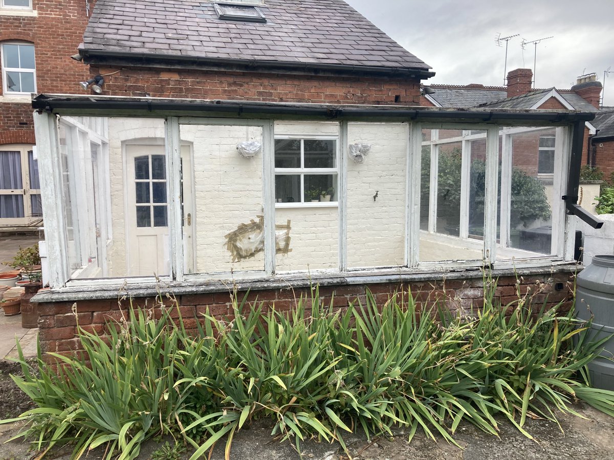 SMCwindows's tweet photo. Before and after  #wood #hardwood #conservatory #woodisbest #leominster #slateroof #heritagework https://t.co/p3nbG3lHs3