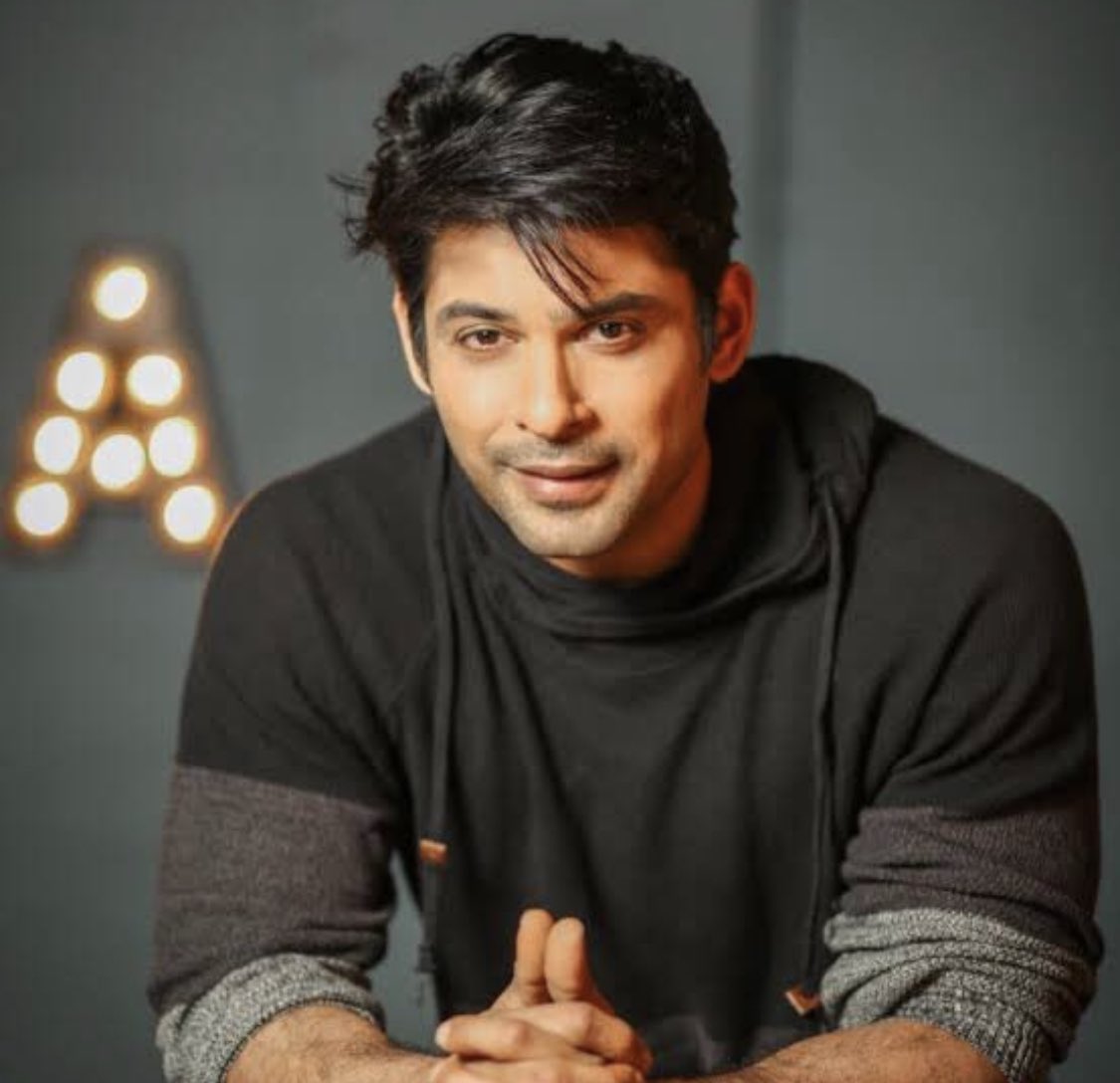 jayshreeram_'s tweet image. Really sad to know about the passing away of #SiddharthShukla. I didn’t know him personally but it’s heartbreaking to know of such a talented life gone so soon. Om Shanti 🙏🏻🙏🙏
#ShiddharthShukla #ripsidharthshukla #RIP