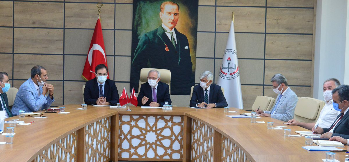 Eğitimi iyileştirmeye yönelik tedbirlere bütün herkes katılmalı, herkes tedbir almalı, herkes bu tedbirlere uymalı.
<a href="/tcmeb/">Millî Eğitim Bakanlığı</a> <a href="/memleventyazici/">Levent Yazıcı</a> 
👉meb.gov.tr/bakan-yardimci…
