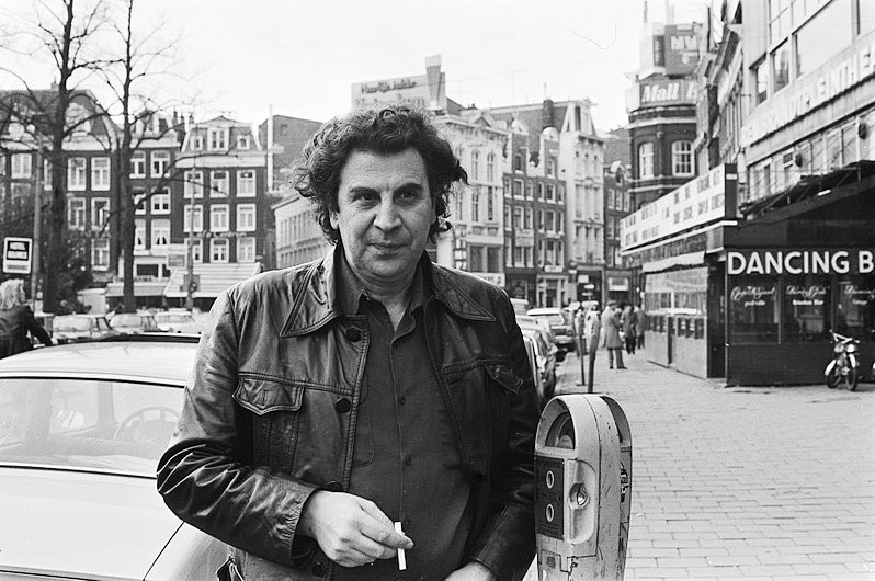 ElCronistaCult's tweet photo. Adiós a #MikisTheodorakis! El compositor más importante de #Grecia e icono de la resistencia nos deja a los 96 años! Fue autor de bandas sonoras inolvidables como la de #ZorbaElGriego y suya es también la música de la canción #LunaDeMiel  a la que Penagos puso letra en España 🎼 https://t.co/PX6aYdIxlG