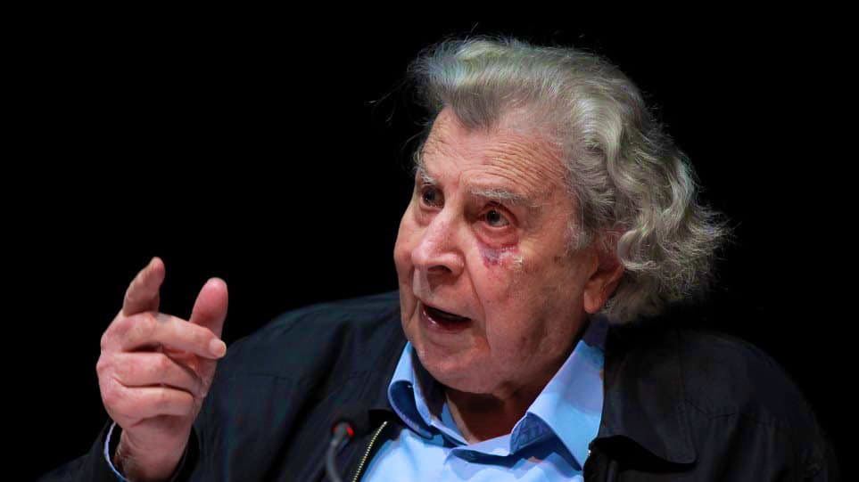 ElCronistaCult's tweet photo. Adiós a #MikisTheodorakis! El compositor más importante de #Grecia e icono de la resistencia nos deja a los 96 años! Fue autor de bandas sonoras inolvidables como la de #ZorbaElGriego y suya es también la música de la canción #LunaDeMiel  a la que Penagos puso letra en España 🎼 https://t.co/PX6aYdIxlG