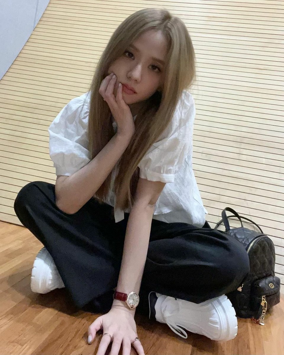 lq jisoo pics tweet media