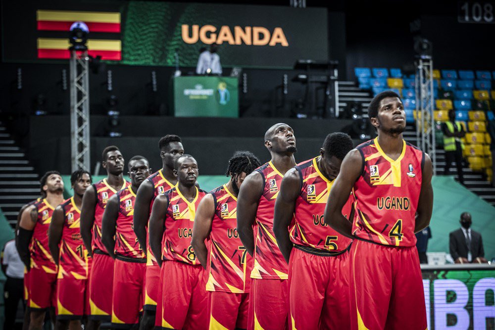 essued's tweet photo. We join the rest to congratulate #Uganda's #silverbacks 🦍 for quarter-final qualification in #AfroBasket after a stellar win against
#Nigeria 🇳🇬 68-80 🇺🇬
Next-up #CapeVerde at 1900hrs EAT 2/9/21. Good luck!

#Afrobasket2021 #LetsGoUG
📸: Courtesy https://t.co/WRDHawRhrG