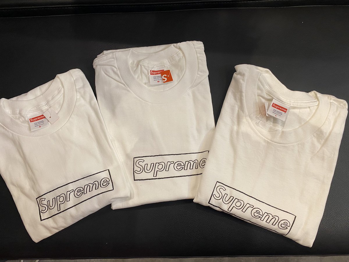 palmnuts0623's tweet photo. やりますpalm nut  夏の終わりにプレゼント企画

サイズが選べちゃうS〜L
kaws box tee white 新品
1名様のみです

参加条件　以下をフォローお願いします
Twitter
@palmnuts0623
 
インスタ
@palmnut_store 

当ツイートをRT

締め切り9/5 23時59分
結果発表9/6
ご連絡はDMにて致します。 https://t.co/lbXEmB7cLp