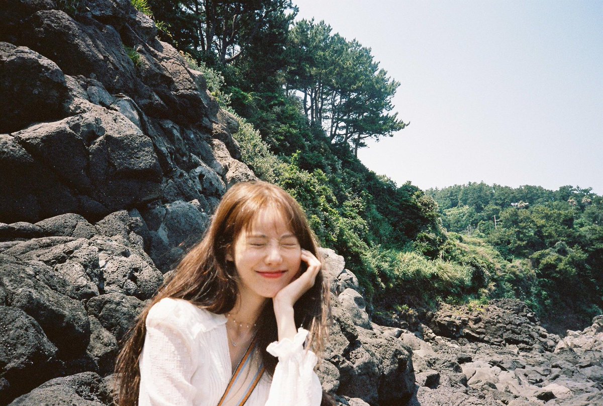 i miss her gf material pics so much 🥺

#루다 🤍 #우주소녀