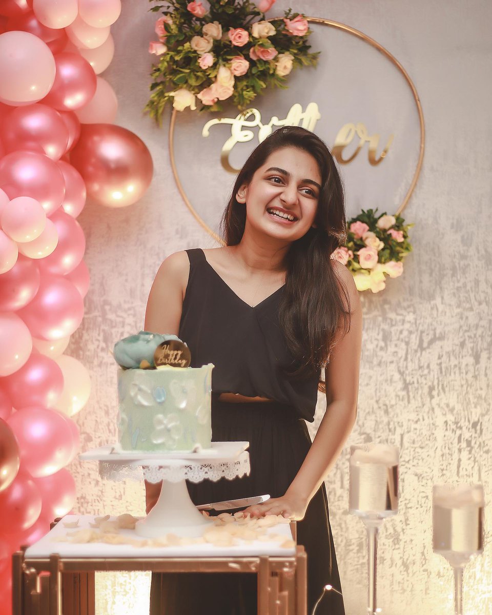 EsthrAnil's tweet photo. Happiness :)))

.
.
.
Thank you so much all for making my 20th birthday very memorable. All love 💓✨ 

Thank you everyone.. https://t.co/oIFUuXMR4P