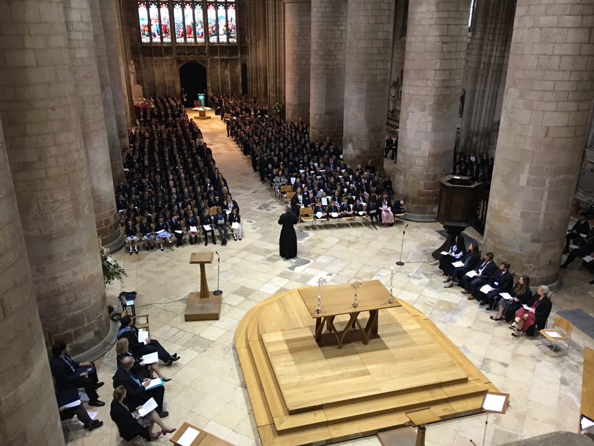 Welcome back to School! @deanstephenlake  welcomed all pupils &amp; staff back into <a href="/GlosCathedral/">Gloucester Cathedral</a>  for the first time since Dec 2019 &amp; we started with the last hymn we sang pre #lockdown. It was uplifting &amp; inspirational; bringing the whole #KingsSchoolCommunity back together again