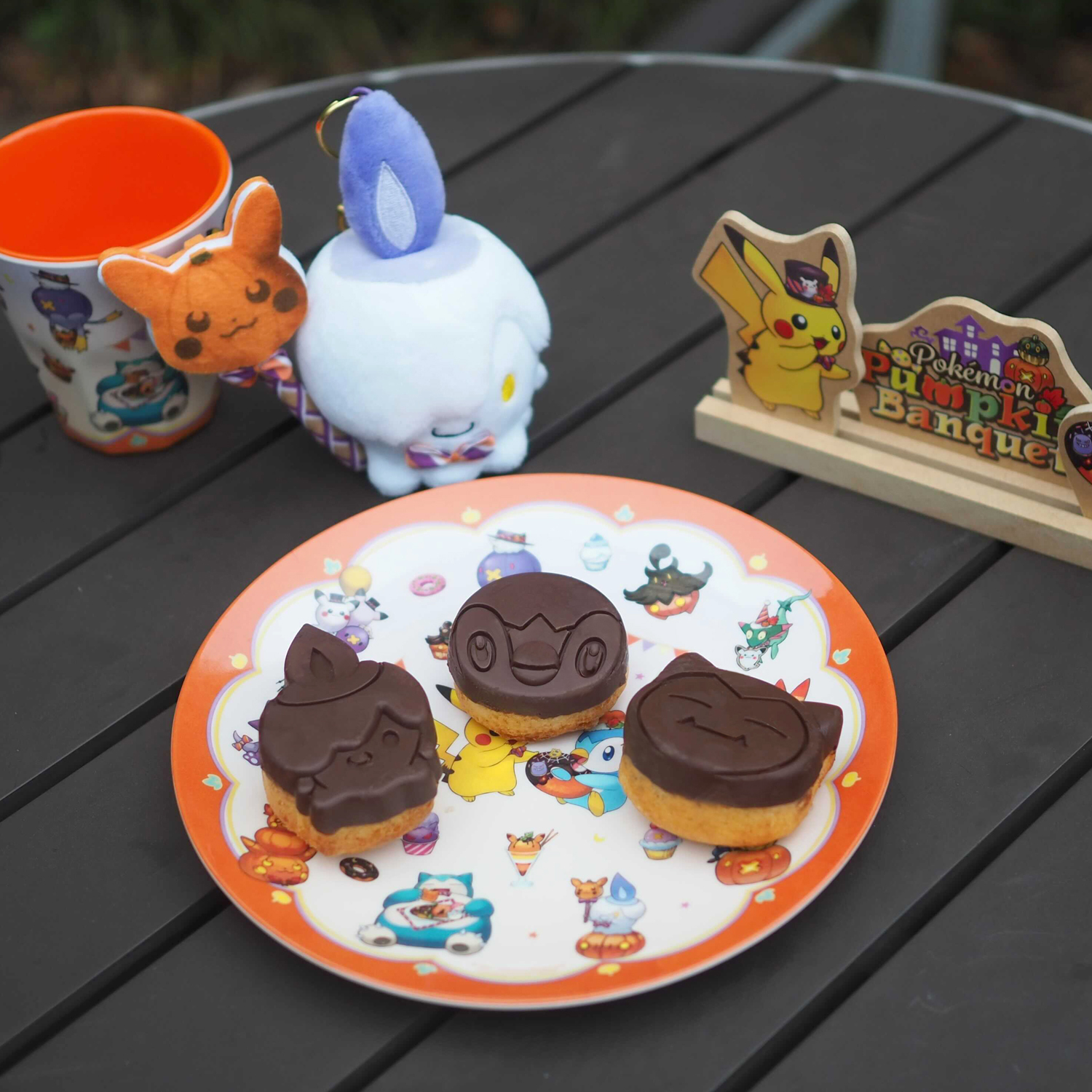 Twitter 上的 公式 プロジェクトポッチャマ 今年のハロウィンは洋館でパーティー シリコン型では簡単にかわいいマドレーヌやチョコレートが作れちゃいます ポッチャマのくちばしもはっきり出るんですよ 可愛いポイントです 詳細はこちら T