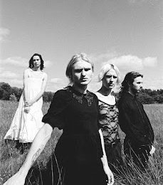 LITTLE INDIE : Book Klub put out the call on their dark, angular new single 'Siren Song': littleindieblogs.blogspot.com/2021/09/book-k…
<a href="/kookblub/">Book Klub</a> 

Out now via <a href="/DisobedientRecs/">Disobedient Records</a>