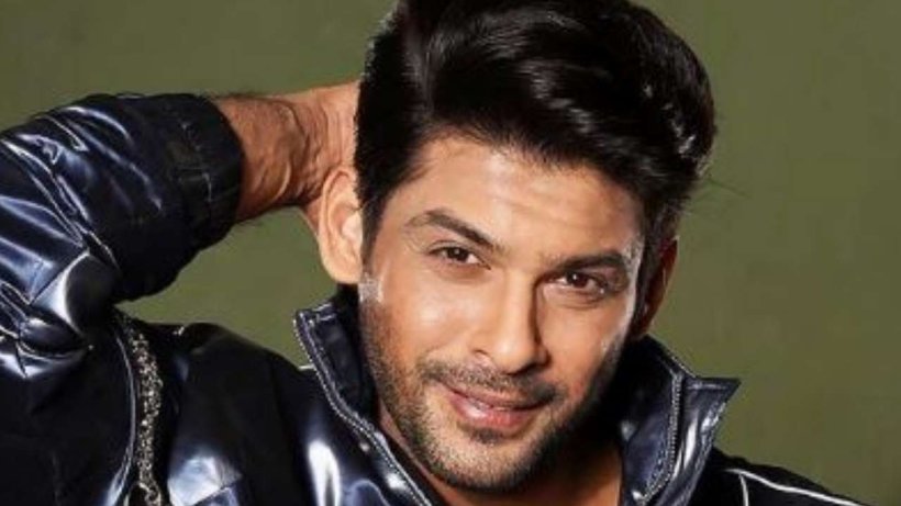 PinidixDaxo's tweet photo. This is Shocking, Heart Breaking &amp; Unbelievable News|Famous TV Celebrities &amp; Former Bigg Boss Winner Siddharth Shukla Passes Away OF #HeartAttack 
Rest In Peace #SidharthShukla .

#SiddharthShukla
#sidnazz #SidHearts #ripsidharthshukla https://t.co/qp7iXJSOP6
