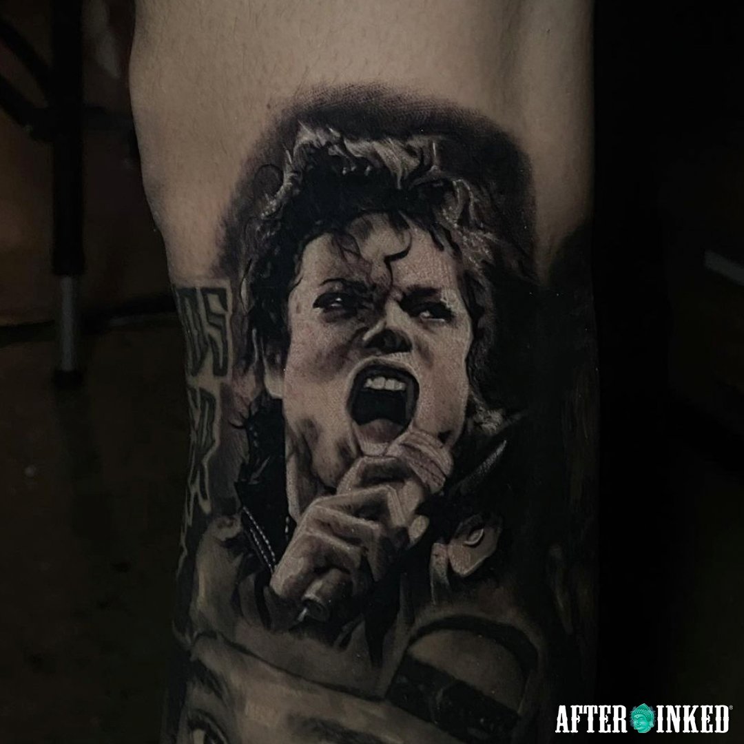 AfterInked's tweet photo. The #RealisticTattoo, as its name suggests, is a tattoo that captures a real image, either on a reference photo or directly on something natural. #afterinked #proudusers #formulatedforperfection #afterinkedeveryday #tattooaftercare #vegan #toriteratism #blackhoneytattoo https://t.co/X5H4VmlebF
