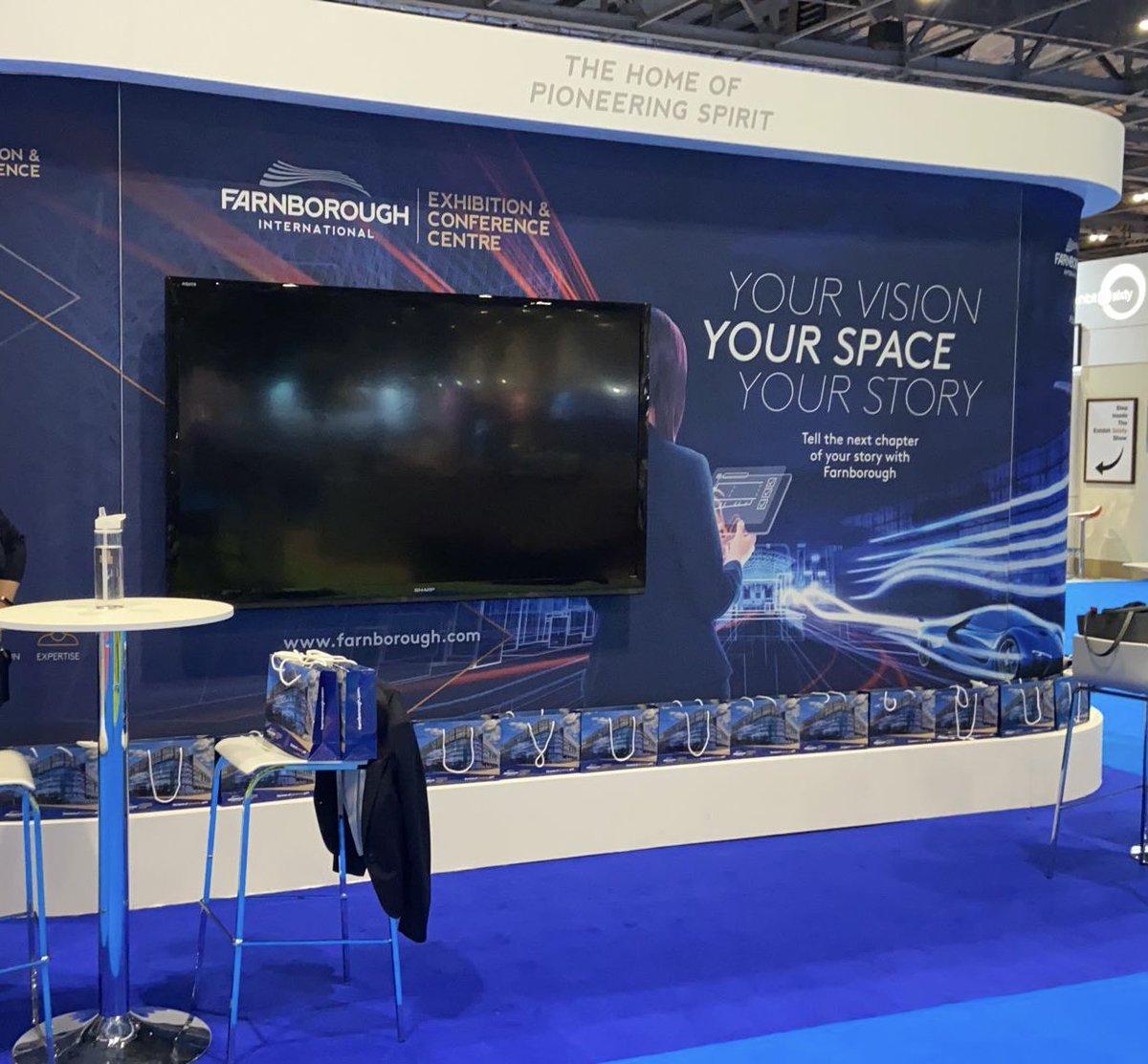 Farnborough_Int's tweet photo. Day 2 is underway at @IntlConfex!

Come and say hi 👋🏼 on stand H22C and discover a world-class destination and partner to tell your next chapter of #YourStory.

#RediscoverEvents
#YourVision
#YourSpace 
#Confex2021 https://t.co/tcUD8P50n4