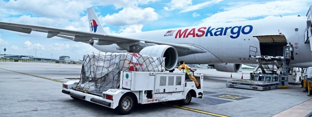 cargotrends's tweet photo. MASkargo Pioneers In Malaysia For @IATA’s DG AutoCheck
https://t.co/bHyuQdjNbe
#aircargo #airfreight #logistics #supplychains #DGAutoCheck #digitalsolution https://t.co/OvWCTQfQGi