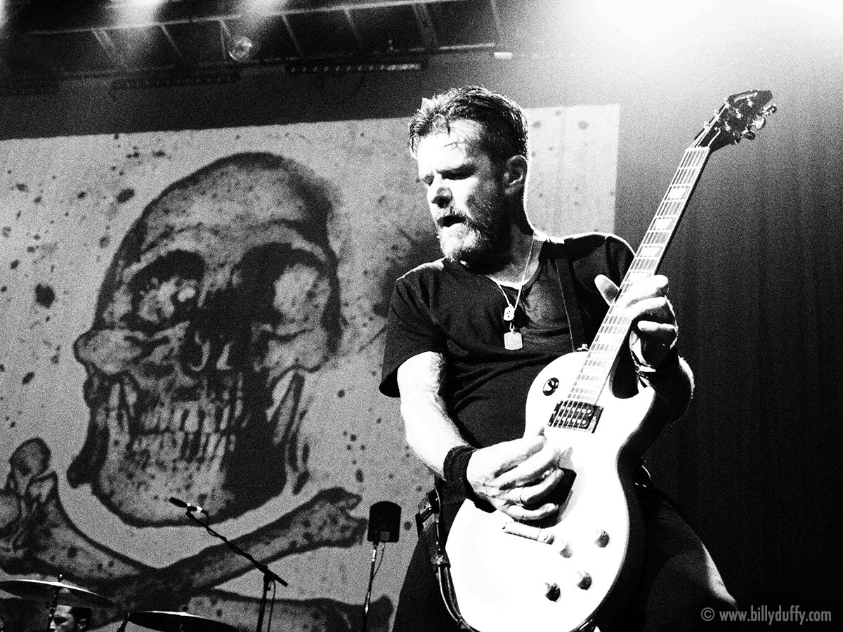 TheBillyDuffy's tweet photo. #TBT Electric 13
Onstage at House of Blues, San Diego with The Cult on 'Electric 13' tour 25th July 2013.
Photo @mickpeek
#BillyDuffy #BillyDuffyOfficial #TheCult #Live #2013 #Electric #Electric13 #HouseofBlues #SanDiego #Gibson #GibsonLesPaul #GibsonCustom https://t.co/j3l6zBUQoI