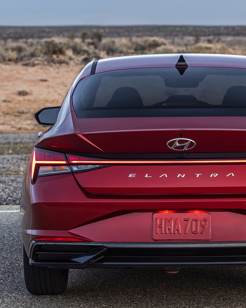 HyundaiMEA's tweet photo. All ⚡ and no 💤. Swipe to discover the bold design of the new ELANTRA.
#Hyundai #ELANTRA #HyundaiExperience #Zdesign #cardesign #Sedan #HyundaiMEA https://t.co/HL15ITC7TN