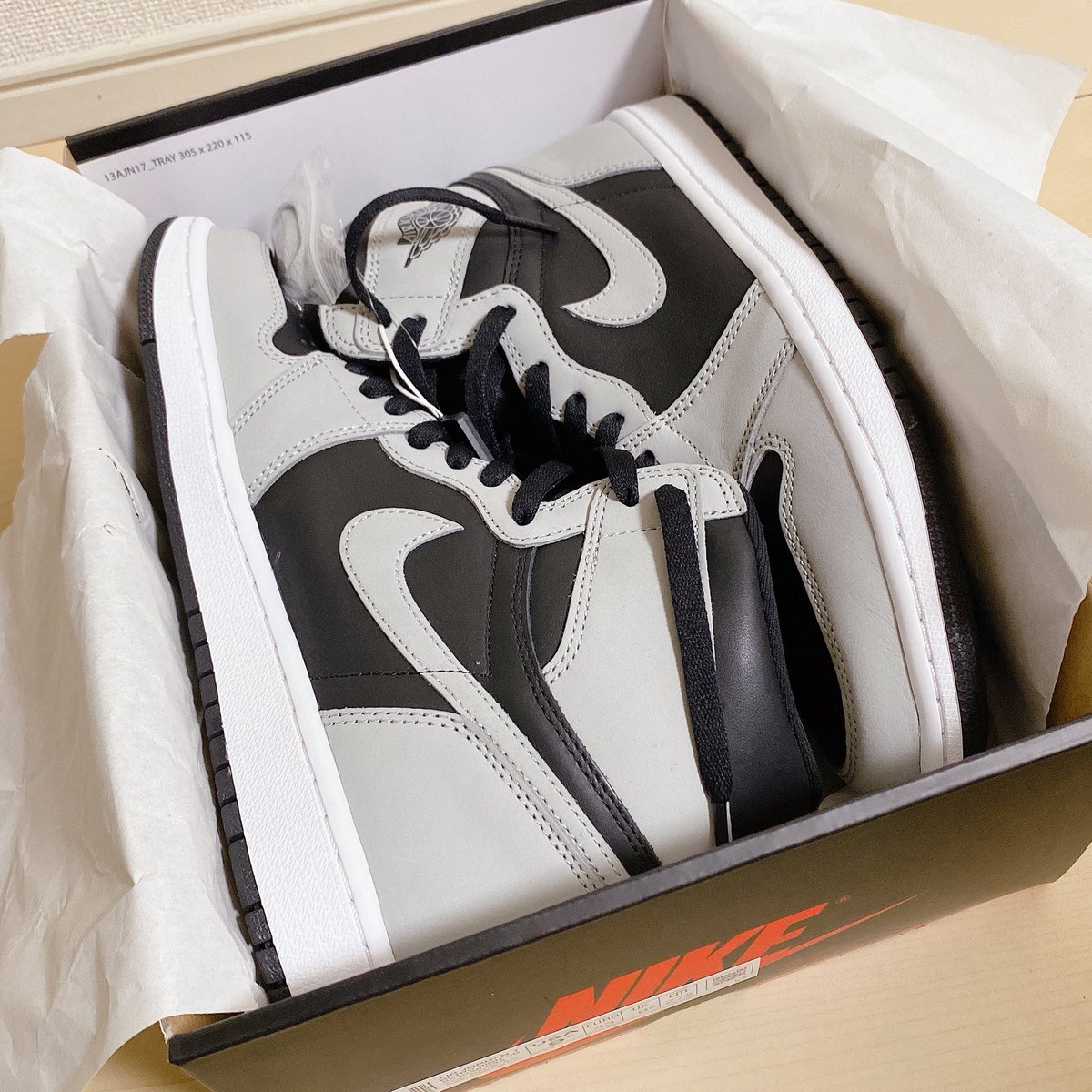 pipipiman69's tweet photo. 旦那へのお返し&
誕生日プレゼント
第一弾。
#airjordan1
#retrohighog
#エアジョーダン1
#レトロハイ
#オリジナル https://t.co/zs3ZGLH5SW