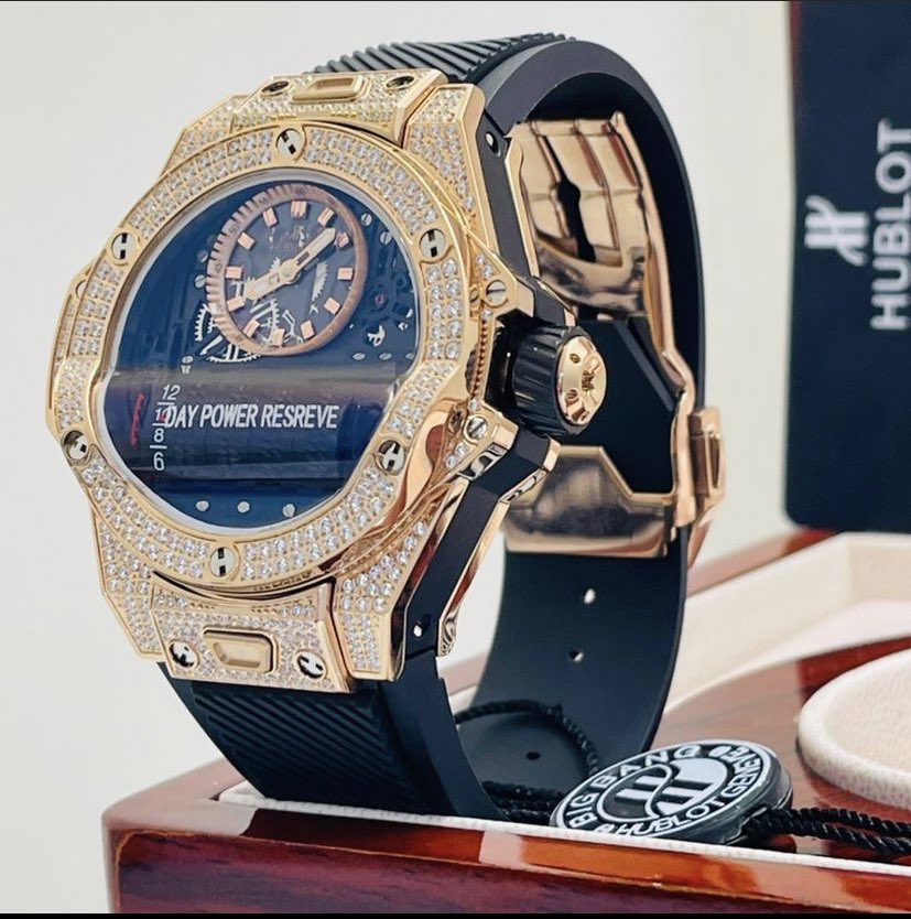 nimmsB's tweet photo. You like what you see? 

Lemme be your wristwatch plug please, follow @neemahtrends on Instagram 🥺 and enjoy the ongoing 5%discount

You can also name your brand or send a picture of what you’d like and I’ll source for you💯 https://t.co/HJnnJnRYIk