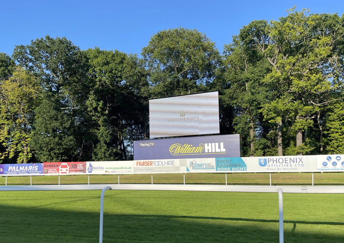 scotland_screen's tweet photo. The big screen standing mighty in the sunshine @HamiltonParkRC last night ☀️📺@ScottishRacing https://t.co/EFRQXIKS0p