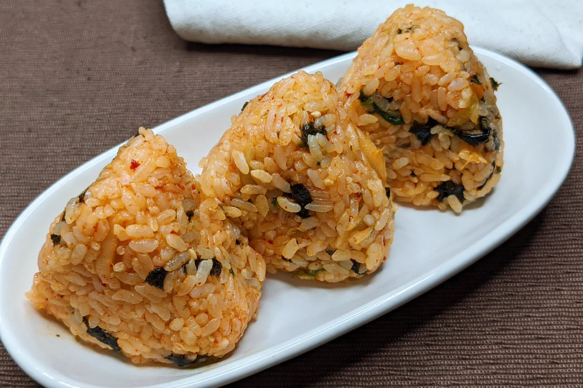 つい食べ過ぎちゃう美味しさ？！少ない材料で簡単に作れちゃう、おにぎりレシピ！