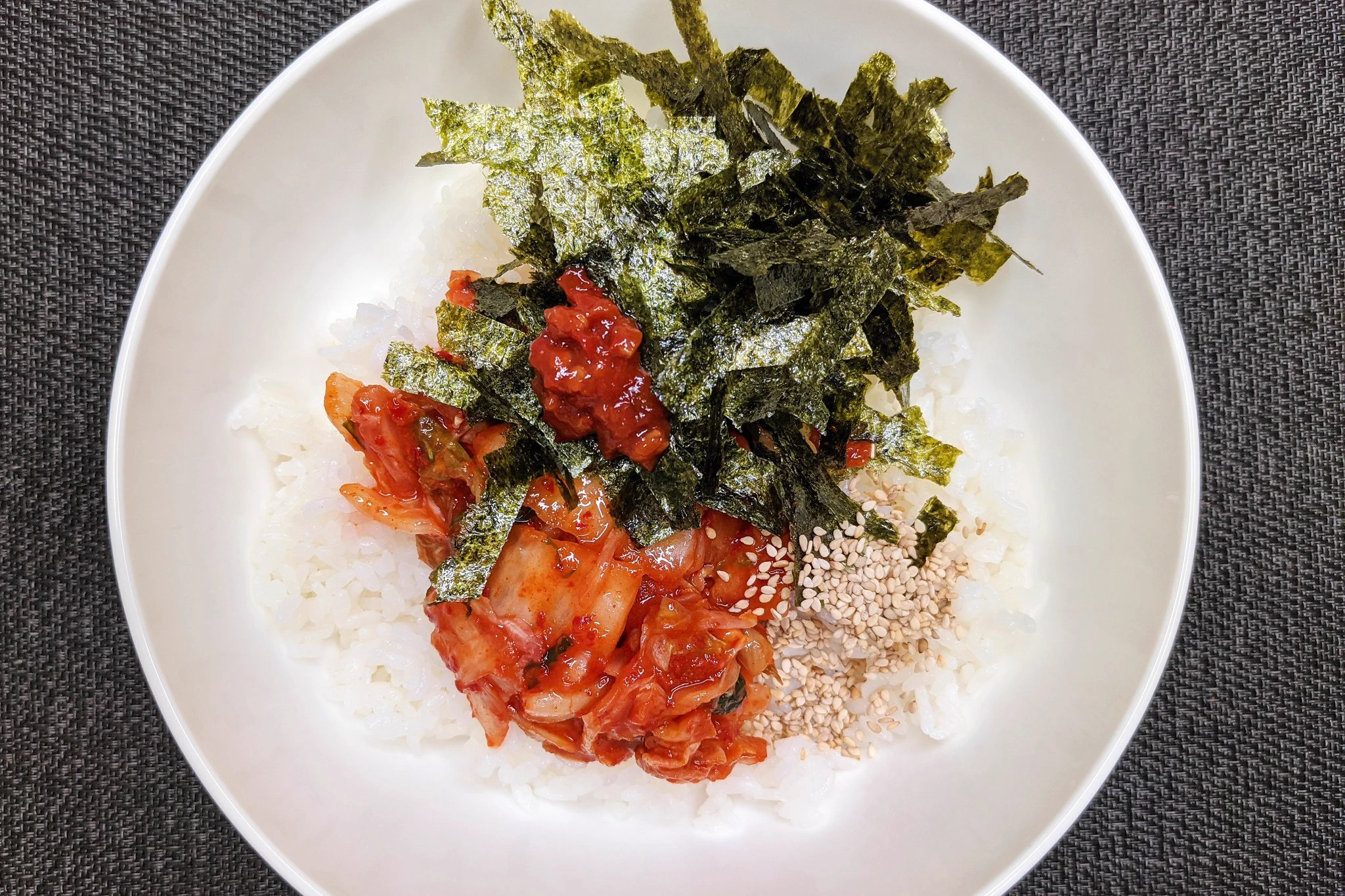 つい食べ過ぎちゃう美味しさ？！少ない材料で簡単に作れちゃう、おにぎりレシピ！