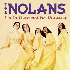 GoldiesLive's tweet photo. Cheryl's in the mood for dancing today, continuing our #FloorFillers theme.
11am on https://t.co/Wjege2gyNL
FREE twice weekly sessions #SingAndSmile #SofaSinging #SingALong #SingWithUs
@goldiescymru @GoldiesCharity @ReengageInWales @RedCrossWales @AgeAllianceWal @RootsWales https://t.co/soezDvlLcX